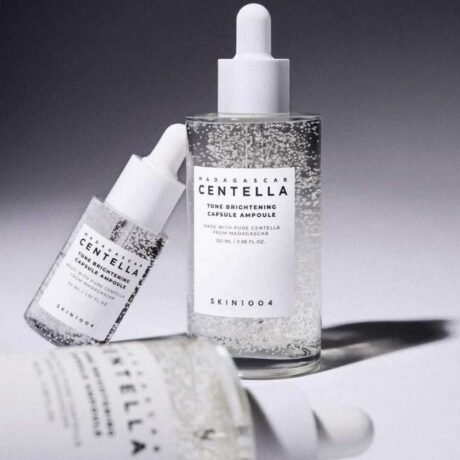SKIN1004 Madagascar Centella Tone Brightening Capsule Ampoule 100ml – Brightening and hydrating serum with Centella Asiatica, niacinamide, and hyaluronic acid, suitable for all skin types.