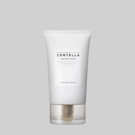SKIN1004 Madagascar Centella Soothing Cream 75ml – Lightweight, hydrating cream with Centella Asiatica, niacinamide, and ceramides to soothe irritation and strengthen the skin barrier.